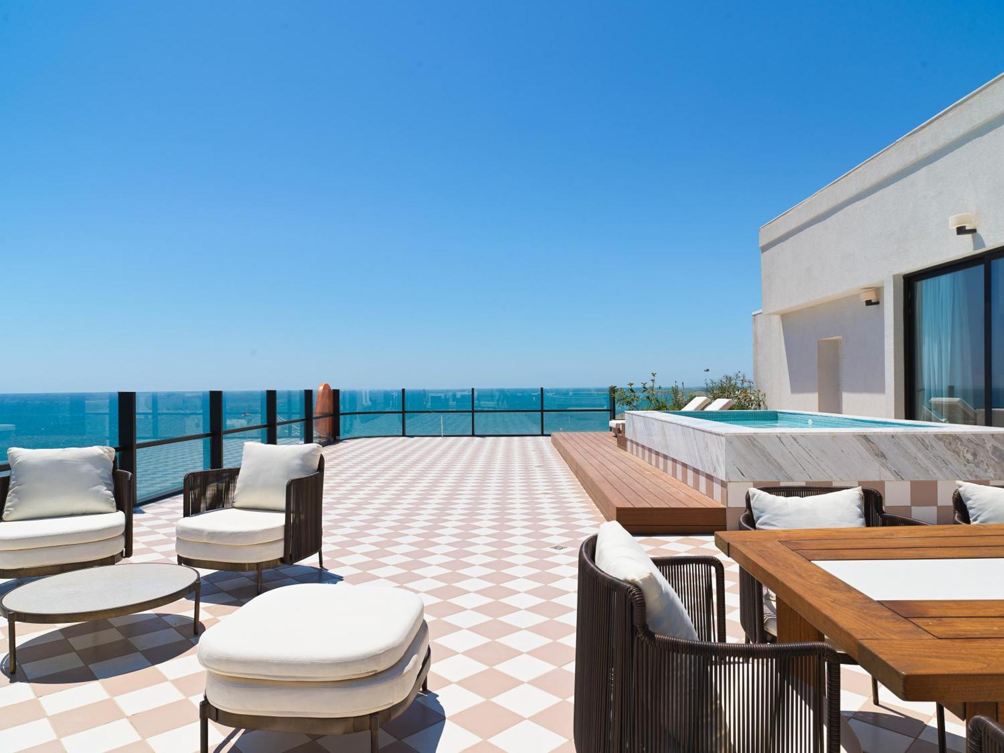 Liv Mackenzie Beach Suites Larnaca Adults Only Екстер'єр фото